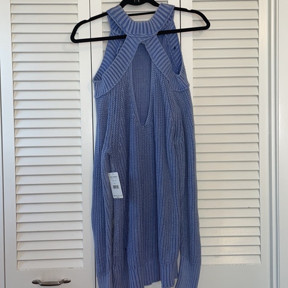 Blue Sweater - Picture 4 of 5